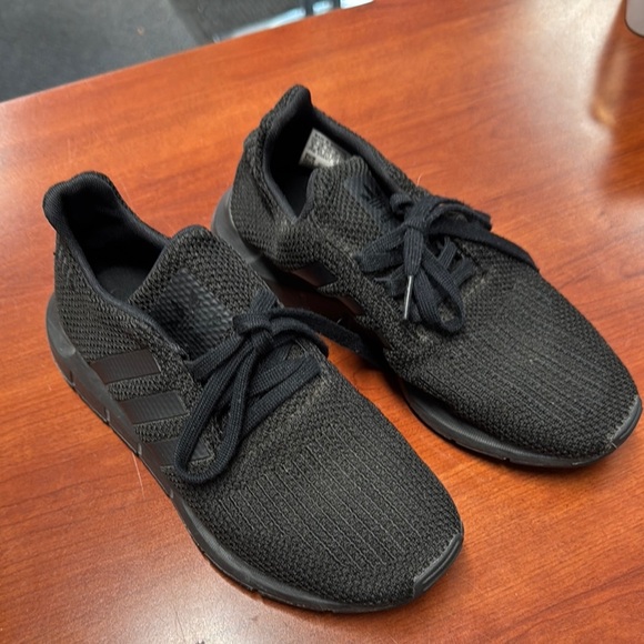 Adidas sneakers size 5 // 052475 - Picture 1 of 3